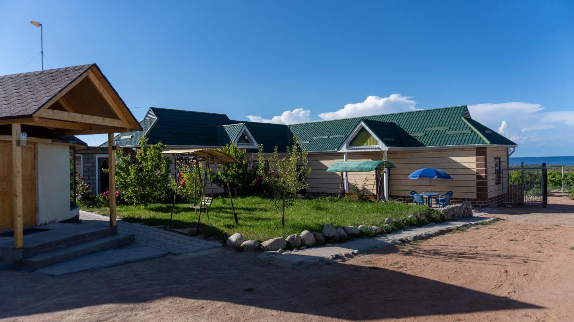 Svetlana Guest House Bokonbayevo Екстериор снимка