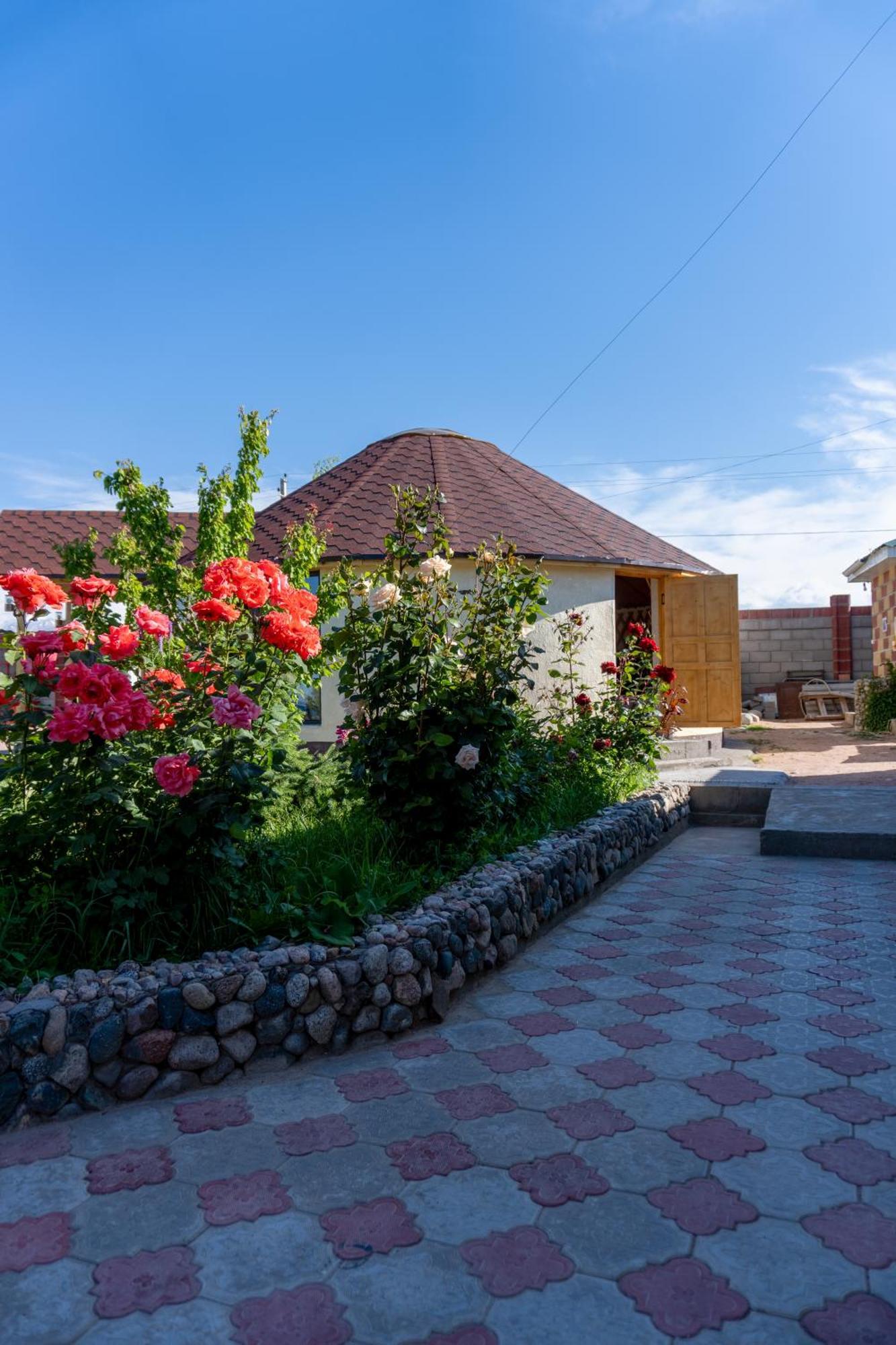 Svetlana Guest House Bokonbayevo Екстериор снимка