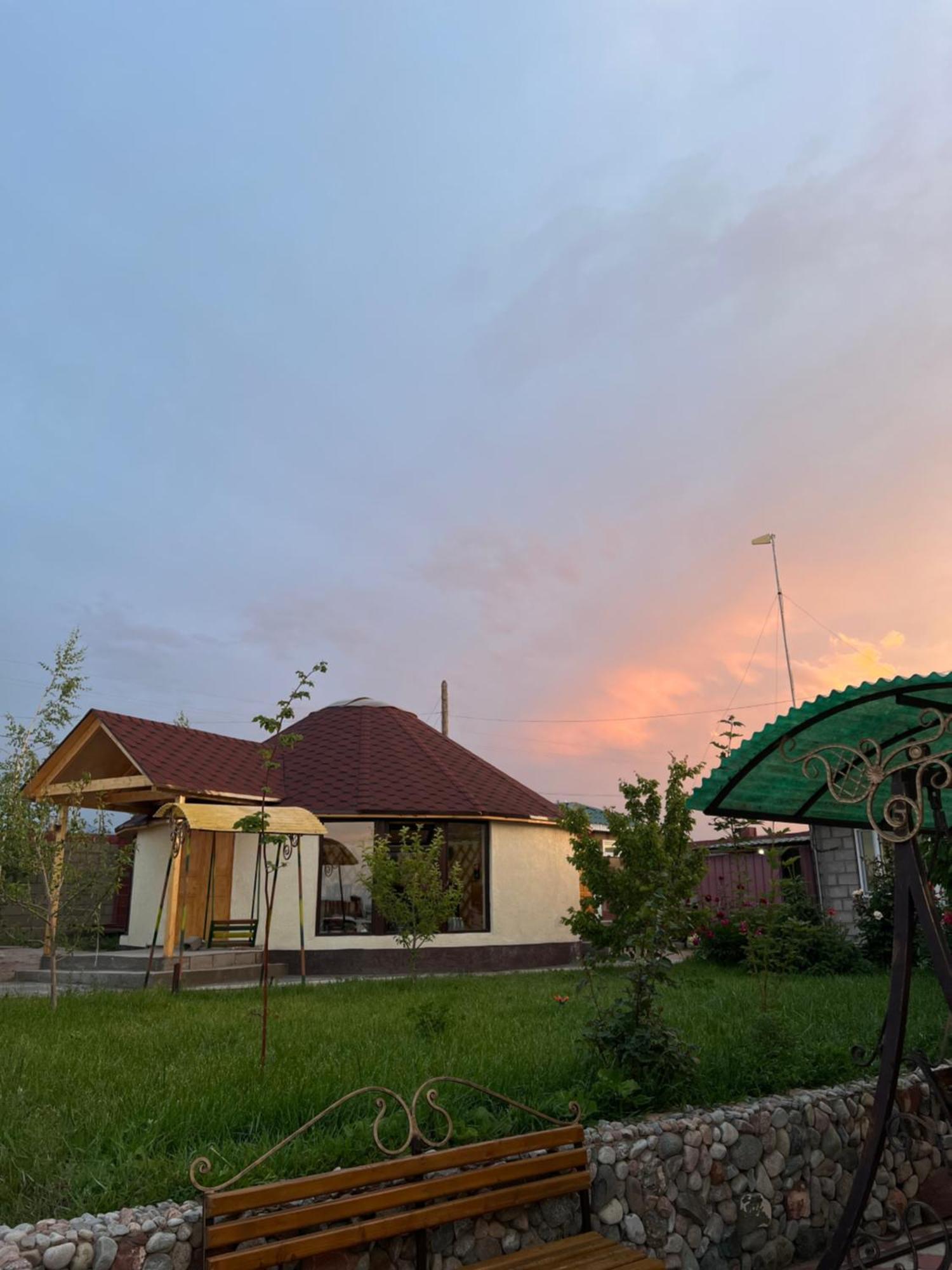Svetlana Guest House Bokonbayevo Екстериор снимка